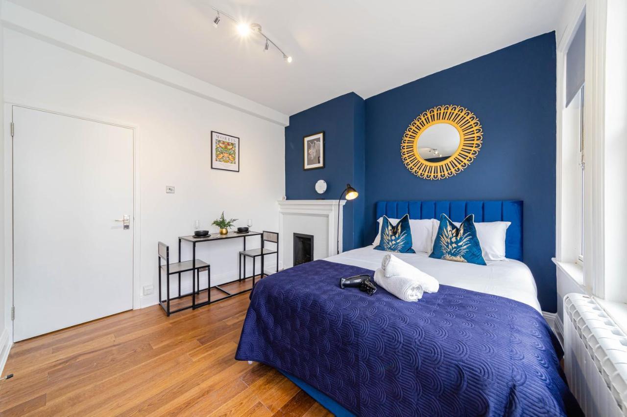 Appartement Super Central Studio I Next To Beach & Shopping Centre I King Size Bed I Sleep 3